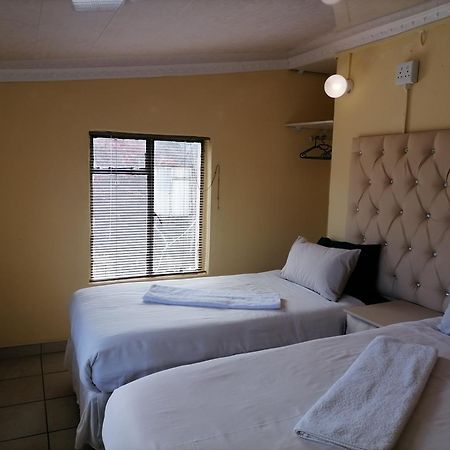 Maluti Backpackers Hotel Phuthaditjhaba Екстериор снимка