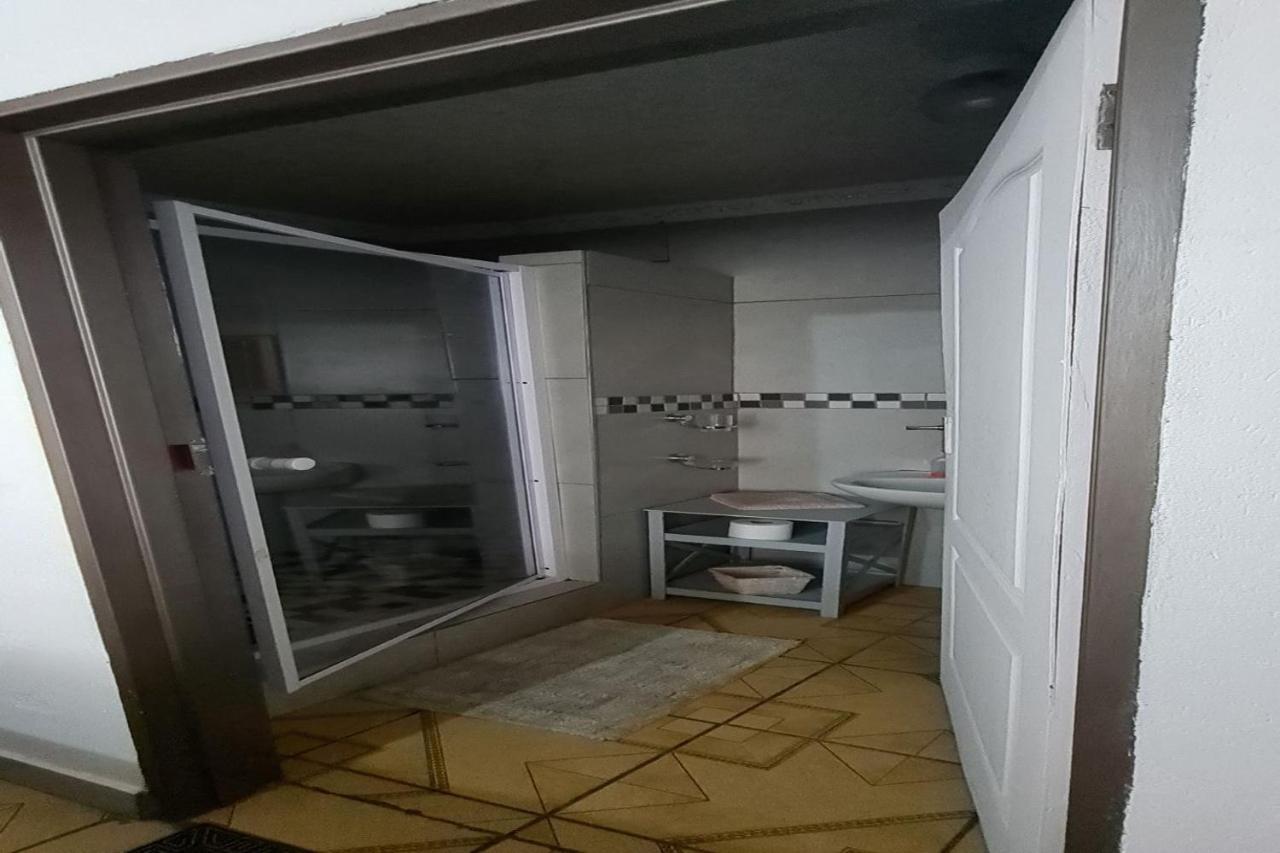 Maluti Backpackers Hotel Phuthaditjhaba Екстериор снимка
