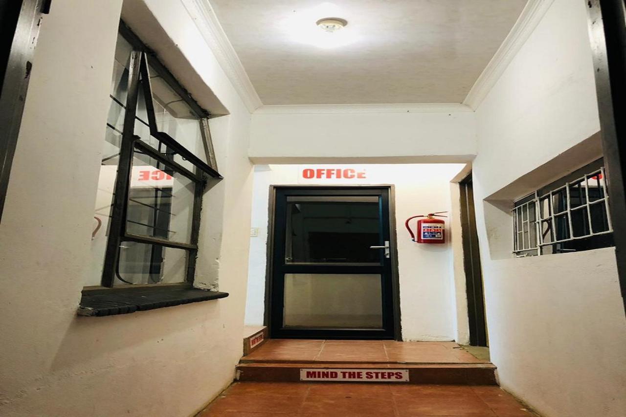 Maluti Backpackers Hotel Phuthaditjhaba Екстериор снимка