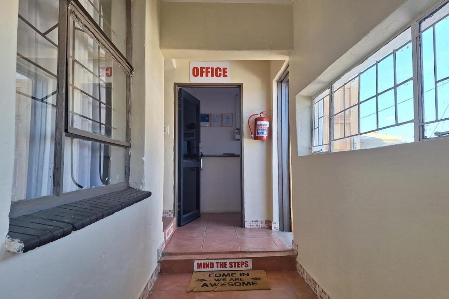 Maluti Backpackers Hotel Phuthaditjhaba Екстериор снимка