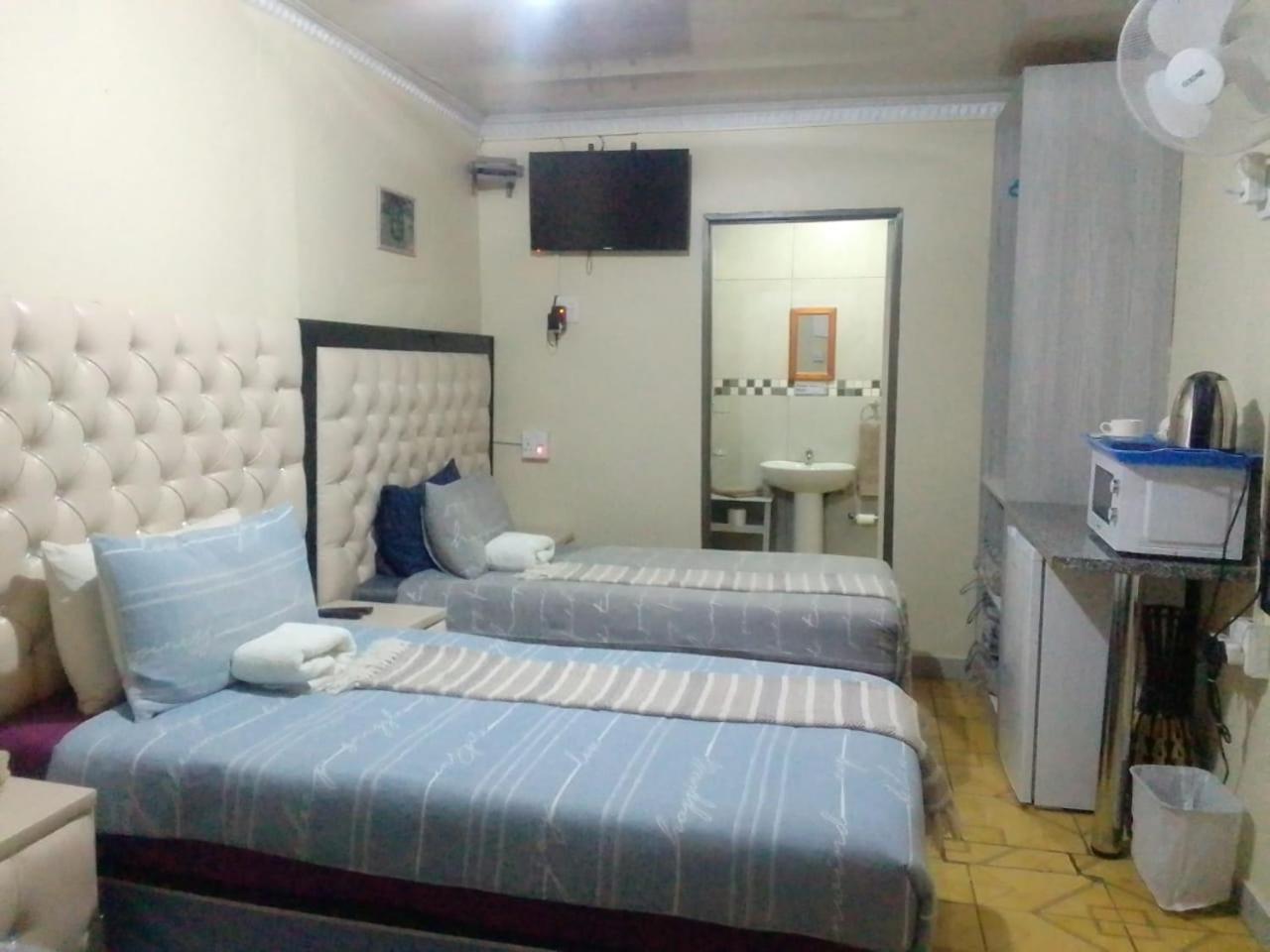 Maluti Backpackers Hotel Phuthaditjhaba Екстериор снимка
